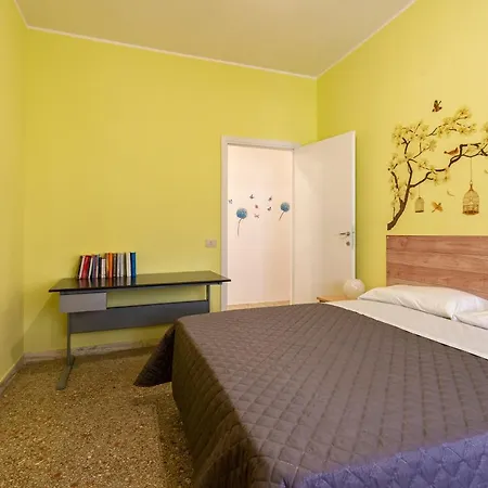 Di Fronte Basilica Di San Paolo